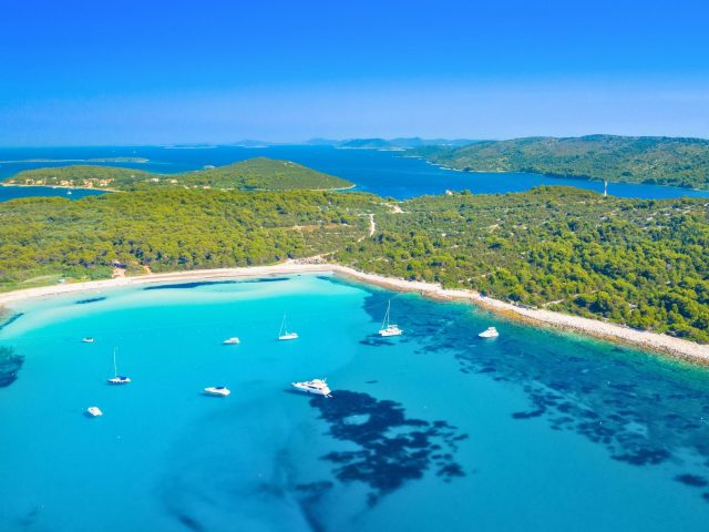 Ljetovanje s prijevozom na Dugom otoku